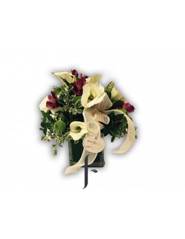 Buccaro mit Calla-Lilien und verschiedenen Blumen